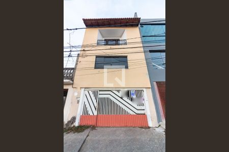 Casa à venda com 314m², 3 quartos e 2 vagas Casa à venda com 314m², 3 quartos e 2 vagasFachada