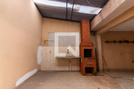 Casa à venda com 314m², 3 quartos e 2 vagas Casa à venda com 314m², 3 quartos e 2 vagasQuintal