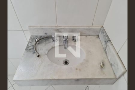 Casa à venda com 261m², 3 quartos e 4 vagasBanheiro da Suíte 2