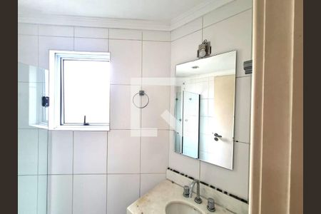 Casa à venda com 261m², 3 quartos e 4 vagasBanheiro da Suíte 1