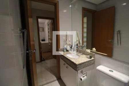 Apartamento à venda com 94m², 2 quartos e 2 vagasBanheiro 