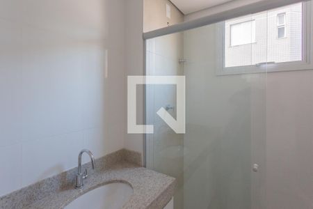 Banheiro de apartamento à venda com 1 quarto, 49m² em Lourdes, Belo Horizonte