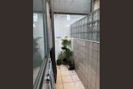 Apartamento à venda com 72m², 2 quartos e 1 vagaÁrea de Serviço- varanda