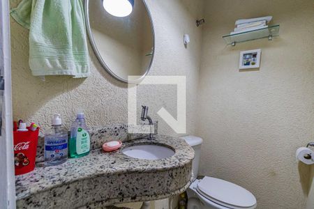 Banheiro de casa para alugar com 3 quartos, 180m² em Jardim Ester, São Paulo