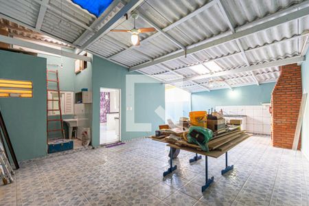 Casa à venda com 80m², 2 quartos e 4 vagasQuintal Fundos / Área de Churrasco