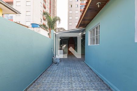 Casa à venda com 80m², 2 quartos e 4 vagasCorredor Lateral