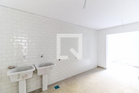 Casa de condomínio à venda com 943m², 4 quartos e 6 vagas Casa de condomínio à venda com 943m², 4 quartos e 6 vagasÁrea de Serviço