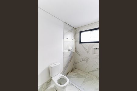 Casa de condomínio à venda com 943m², 4 quartos e 6 vagas Casa de condomínio à venda com 943m², 4 quartos e 6 vagasBanheiro Suíte 2