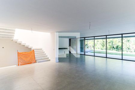 Sala de casa de condomínio à venda com 4 quartos, 943m² em Chácara Santo Antônio, São Paulo