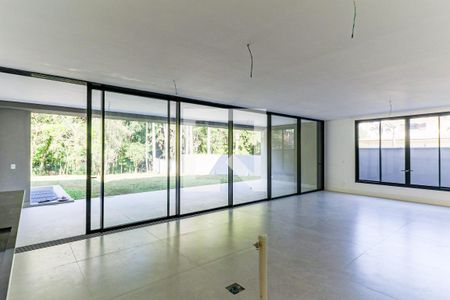 Casa de condomínio à venda com 943m², 4 quartos e 6 vagas Casa de condomínio à venda com 943m², 4 quartos e 6 vagasCozinha