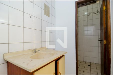 Casa à venda com 380m², 8 quartos e 6 vagasBanheiro do Salão 