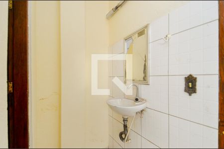 Casa à venda com 380m², 8 quartos e 6 vagasBanheiro de Serviço