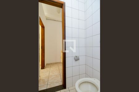 Casa à venda com 380m², 8 quartos e 6 vagasBanheiro do Salão 