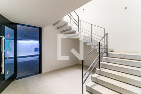 Casa de condomínio à venda com 838m², 4 quartos e 6 vagas Casa de condomínio à venda com 838m², 4 quartos e 6 vagasAcesso casa