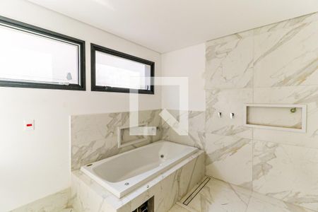 Casa de condomínio à venda com 838m², 4 quartos e 6 vagas Casa de condomínio à venda com 838m², 4 quartos e 6 vagasBanheiro 2 Suíte 4