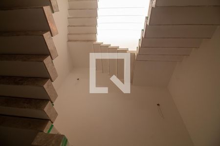 Casa à venda com 849m², 4 quartos e 6 vagasEscada