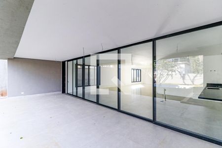 Casa de condomínio à venda com 845m², 4 quartos e 6 vagasVaranda