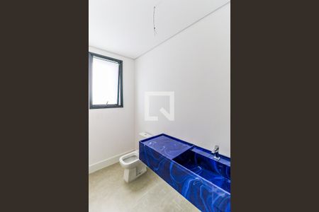 Casa de condomínio à venda com 845m², 4 quartos e 6 vagasLavabo