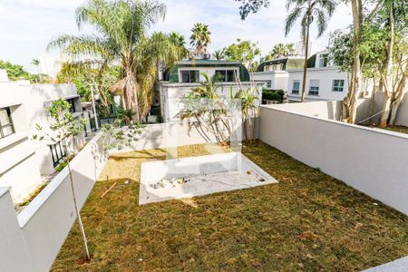 Casa de condomínio à venda com 845m², 4 quartos e 6 vagasVista Suíte 1