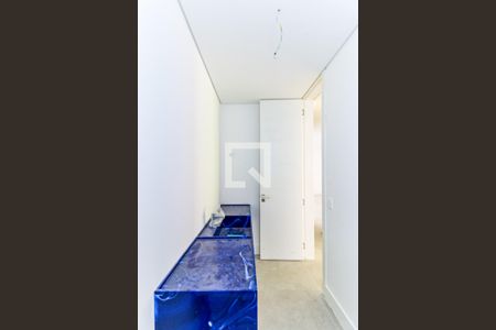 Casa de condomínio à venda com 845m², 4 quartos e 6 vagasLavabo