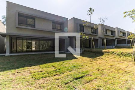 Casa de condomínio à venda com 828m², 4 quartos e 6 vagas Casa de condomínio à venda com 828m², 4 quartos e 6 vagasJardim