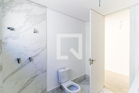 Casa de condomínio à venda com 828m², 4 quartos e 6 vagas Casa de condomínio à venda com 828m², 4 quartos e 6 vagasBanheiro Suíte 3