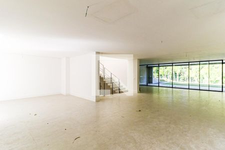 Sala de casa de condomínio à venda com 4 quartos, 828m² em Chácara Santo Antônio, São Paulo