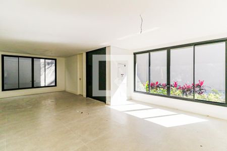 Sala de casa de condomínio à venda com 4 quartos, 828m² em Chácara Santo Antônio, São Paulo