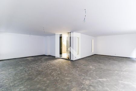 Casa de condomínio à venda com 828m², 4 quartos e 6 vagas Casa de condomínio à venda com 828m², 4 quartos e 6 vagasGaragem