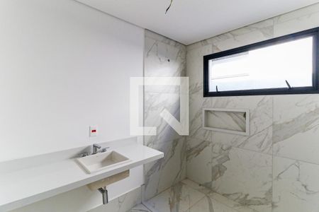 Casa de condomínio à venda com 828m², 4 quartos e 6 vagas Casa de condomínio à venda com 828m², 4 quartos e 6 vagasBanheiro Suíte 1