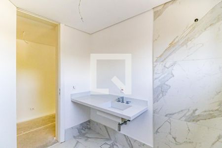 Casa de condomínio à venda com 828m², 4 quartos e 6 vagas Casa de condomínio à venda com 828m², 4 quartos e 6 vagasBanheiro 1 Suíte 4