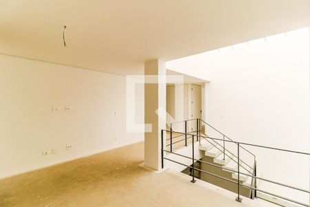 Casa de condomínio à venda com 828m², 4 quartos e 6 vagas Casa de condomínio à venda com 828m², 4 quartos e 6 vagasHall quartos