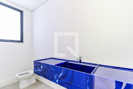 Casa de condomínio à venda com 828m², 4 quartos e 6 vagas Casa de condomínio à venda com 828m², 4 quartos e 6 vagasLavabo