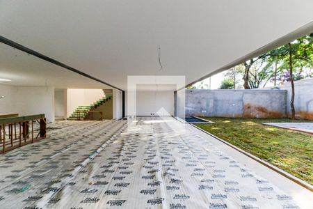Casa de condomínio à venda com 935m², 4 quartos e 6 vagas Casa de condomínio à venda com 935m², 4 quartos e 6 vagasJardim