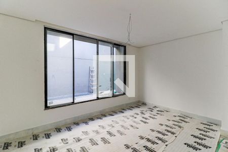 Sala de TV de casa de condomínio à venda com 4 quartos, 935m² em Chácara Santo Antônio, São Paulo