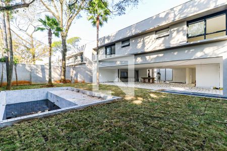 Casa de condomínio à venda com 935m², 4 quartos e 6 vagas Casa de condomínio à venda com 935m², 4 quartos e 6 vagasJardim