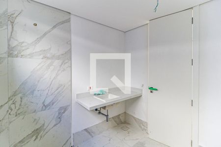 Casa de condomínio à venda com 935m², 4 quartos e 6 vagas Casa de condomínio à venda com 935m², 4 quartos e 6 vagasBanheiro Suíte 3