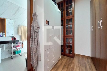 Casa à venda com 200m², 3 quartos e 5 vagasCloset da suíte