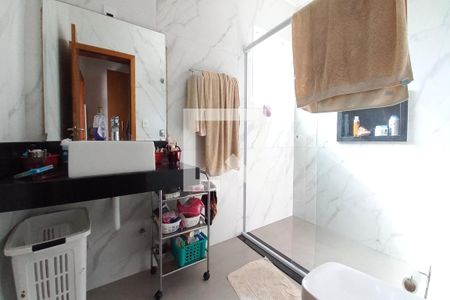 Casa à venda com 200m², 3 quartos e 5 vagasBanheiro da Suíte