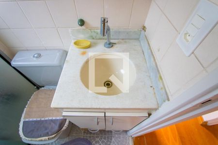 Banheiro de apartamento para alugar com 2 quartos, 50m² em Cidade São Jorge, Santo André