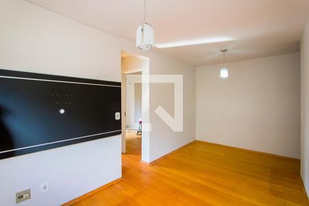 Sala de apartamento para alugar com 2 quartos, 50m² em Cidade São Jorge, Santo André