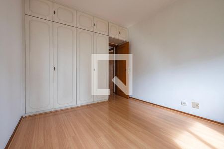 Apartamento à venda com 140m², 3 quartos e 2 vagasQuarto 2