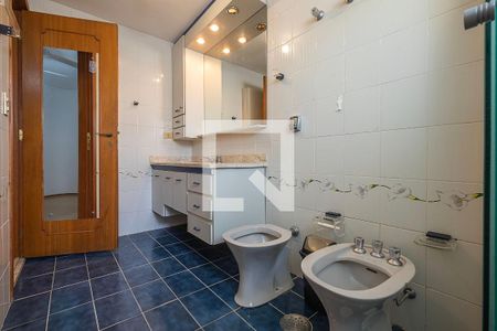 Apartamento à venda com 140m², 3 quartos e 2 vagasSuíte - Banheiro