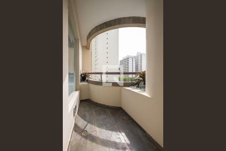 Apartamento à venda com 140m², 3 quartos e 2 vagasQuarto 3 - Varanda