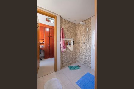 Apartamento à venda com 121m², 3 quartos e 1 vaga Apartamento à venda com 121m², 3 quartos e 1 vagaSuíte Americana - Banheiro