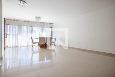 Apartamento à venda com 121m², 3 quartos e 1 vaga Apartamento à venda com 121m², 3 quartos e 1 vagaSala