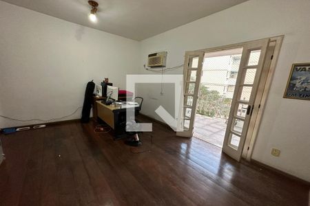 Casa à venda com 395m², 5 quartos e 2 vagas Casa à venda com 395m², 5 quartos e 2 vagasQuarto 1