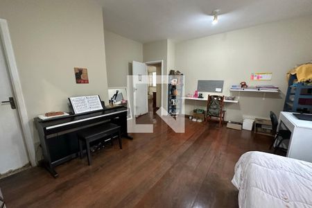 Casa à venda com 395m², 5 quartos e 2 vagas Casa à venda com 395m², 5 quartos e 2 vagasSuíte 3