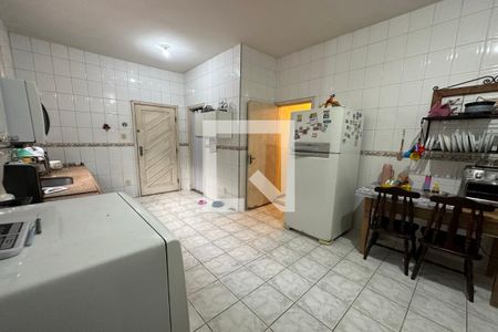 Casa à venda com 395m², 5 quartos e 2 vagas Casa à venda com 395m², 5 quartos e 2 vagasCozinha