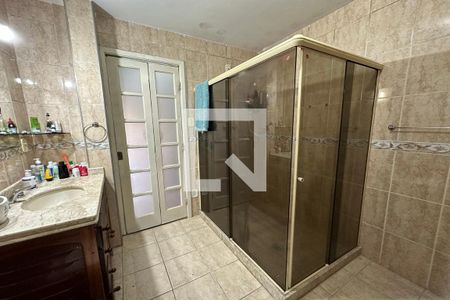 Casa à venda com 395m², 5 quartos e 2 vagas Casa à venda com 395m², 5 quartos e 2 vagasBanheiro da Suíte 1